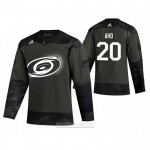 Camiseta Hockey Carolina Hurricanes Sebastian Aho 2019 Dia De Los Veteranos Camuflaje